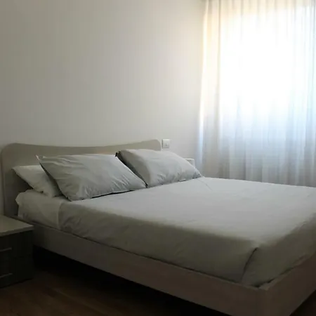 Zubed Apartments-via Carlo Farini