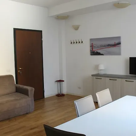 Zubed Apartments-via Carlo Farini
