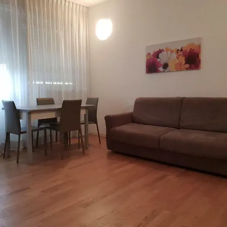 Zubed Apartments-via Carlo Farini Apartment *