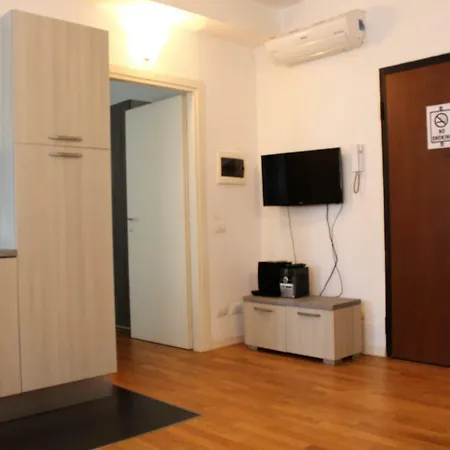 Zubed Apartments-via Carlo Farini