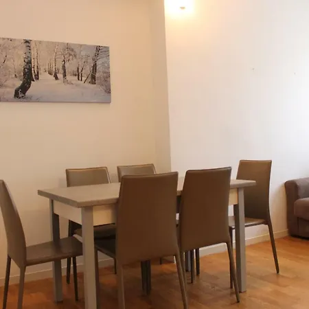 Zubed Apartments-via Carlo Farini Apartment *