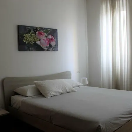 Zubed Apartments-via Carlo Farini Apartment
