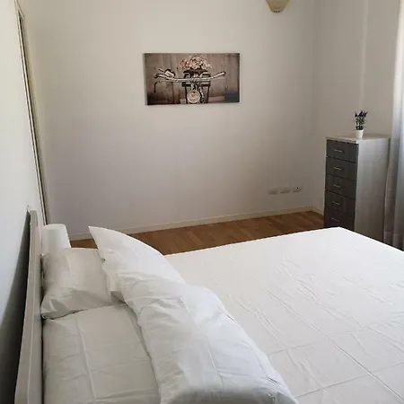 Zubed Apartments-via Carlo Farini Apartment *